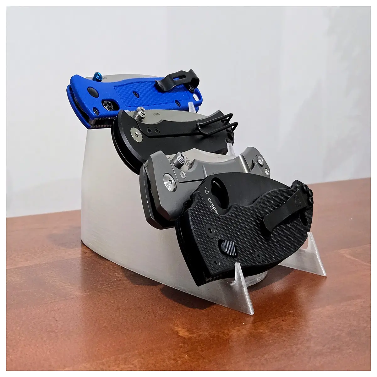 minimalist pocket organizer for edc gear collection storage