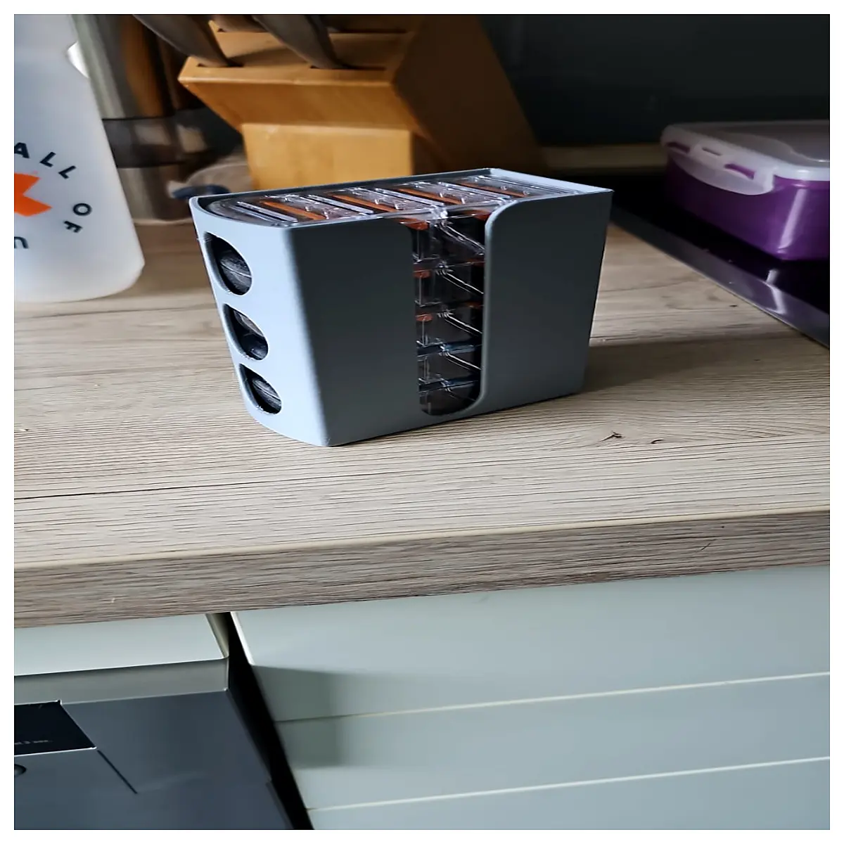 blade holder organizer for bathroom counter storage