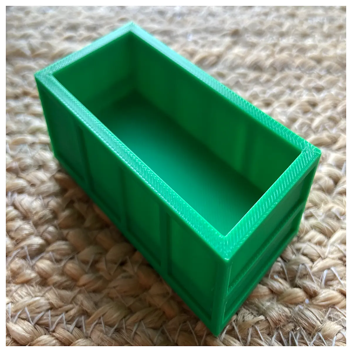mini trash can small desktop waste bin for office desk bathroom bedroom compact garbage container with lid