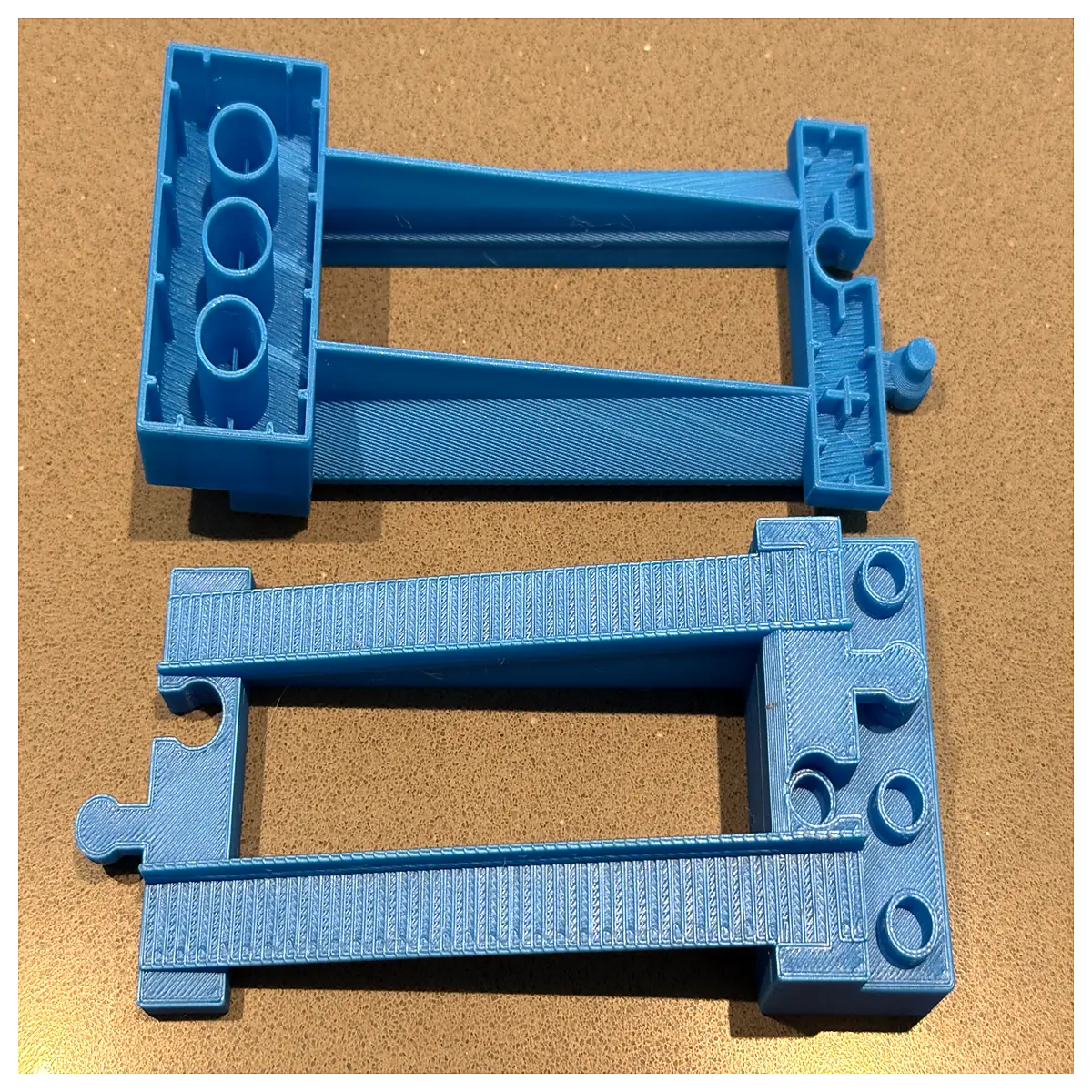 duplo train track ramp incline piece without support bracket for building railway layout