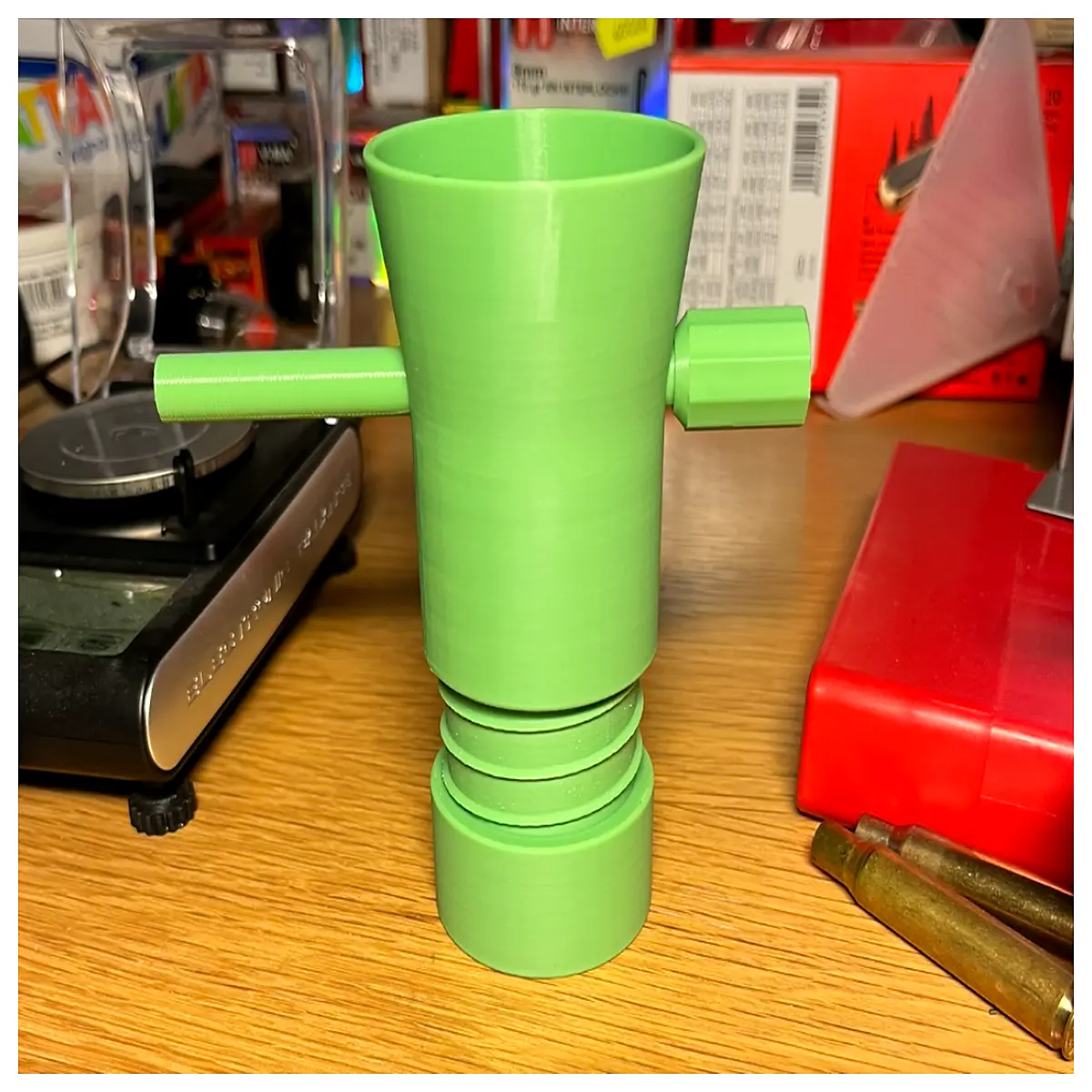 adjustable height powder dripper for precise dispensing and storage