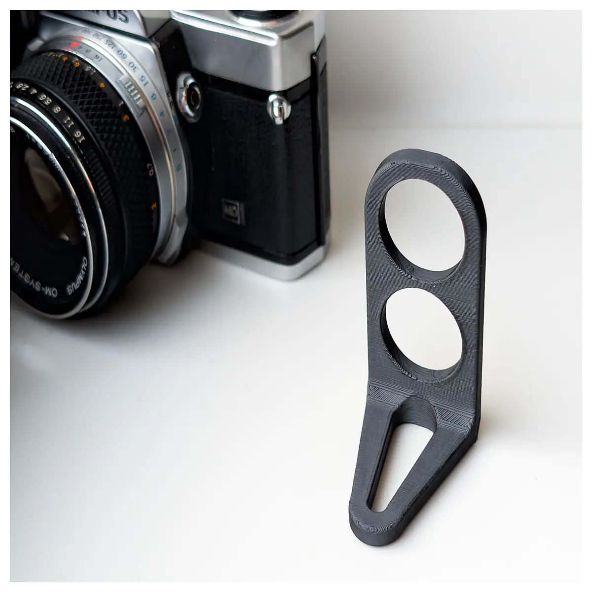 multi lens camera mount bracket for dslr mirrorless rig setup with cold shoe mounts and accessory rails