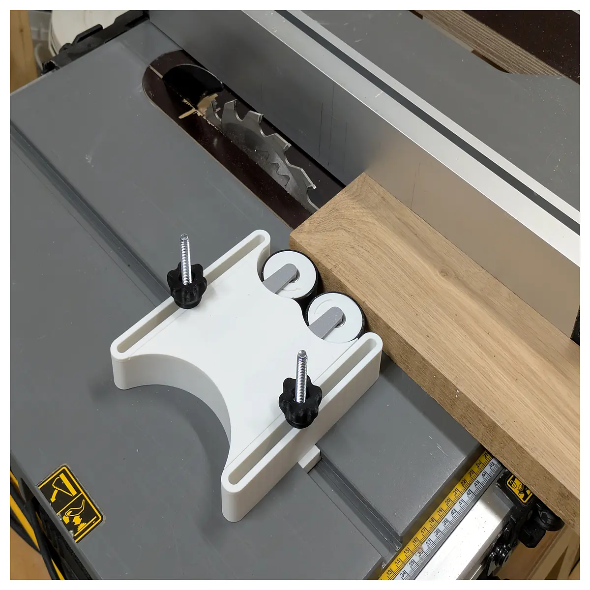single roller guide fence for table saw router alignment jig straight cut accuracy