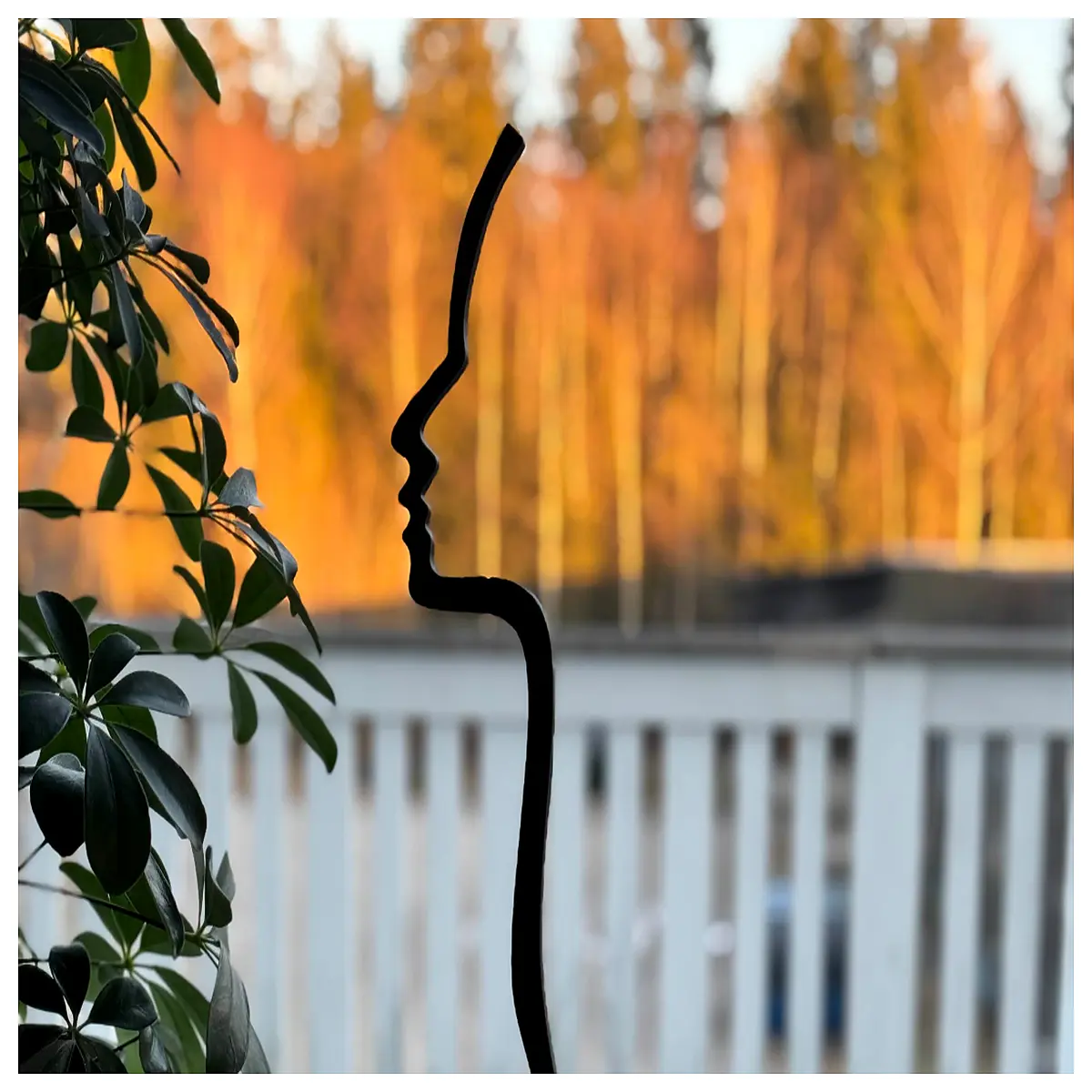 modern abstract face sculpture for home decor minimalist side profile statue art piece contemporary wall hanging metal portrait