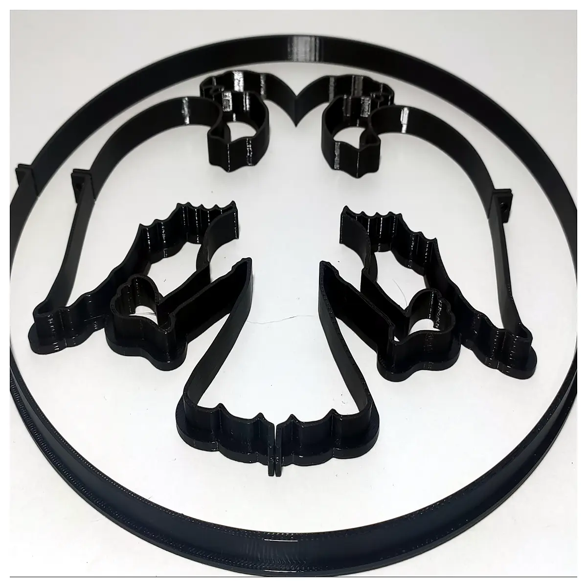 metal cookie cutter heraldry shield baking for royal themed cakes and pastries
