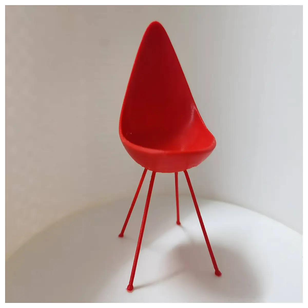 modern drop chair for living room minimalist accent seating with curved backrest stylish lounge chair for bedroom or office comfortable single seat so