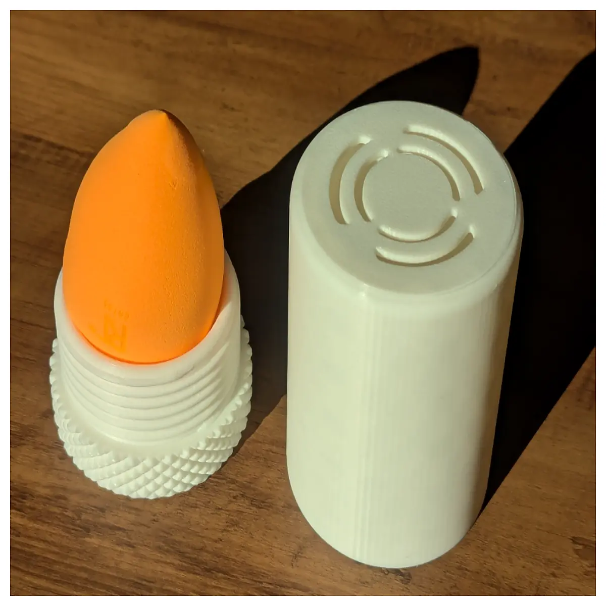 makeup sponge holder with lid beauty blender organizer box for vanity counter drying rack for cosmetic sponges and brushes