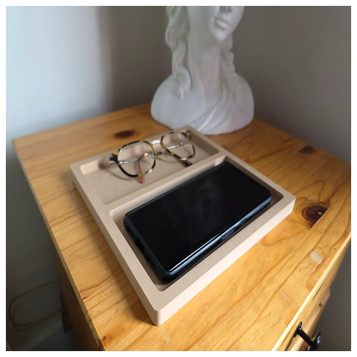 desk organizer for phone keys wallet wireless charging station dock bedside table storage tray with compartments