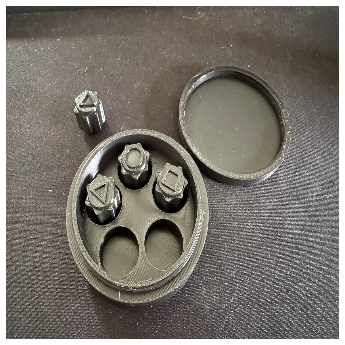 threaded storage box with screw cap plastic container for dry food organization