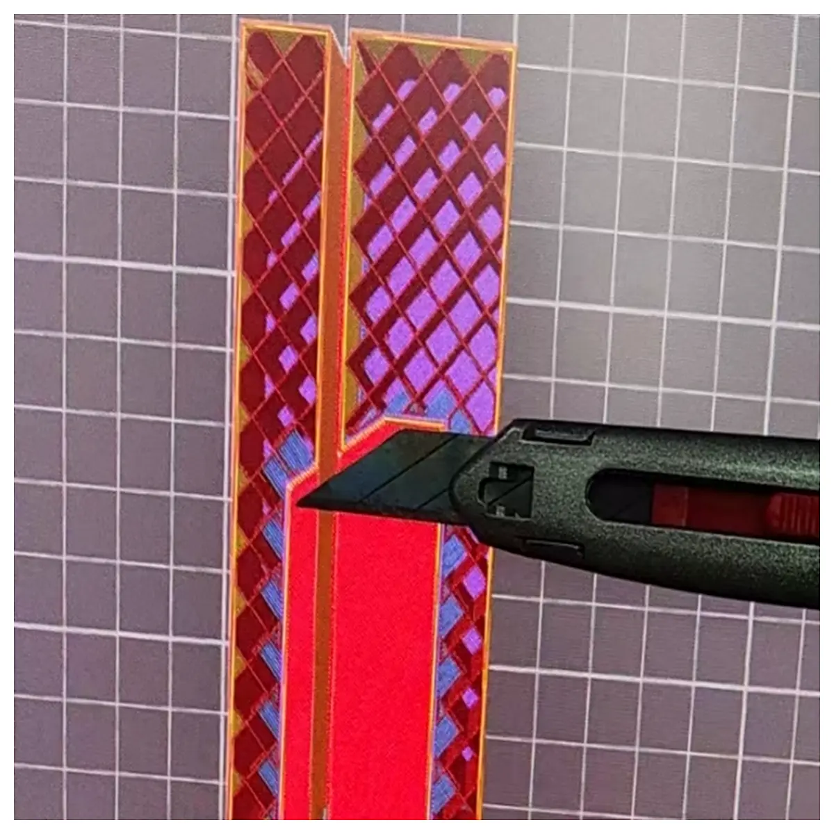 duty corrugated cardboard cutter with replaceable utility blades for cat scratcher production