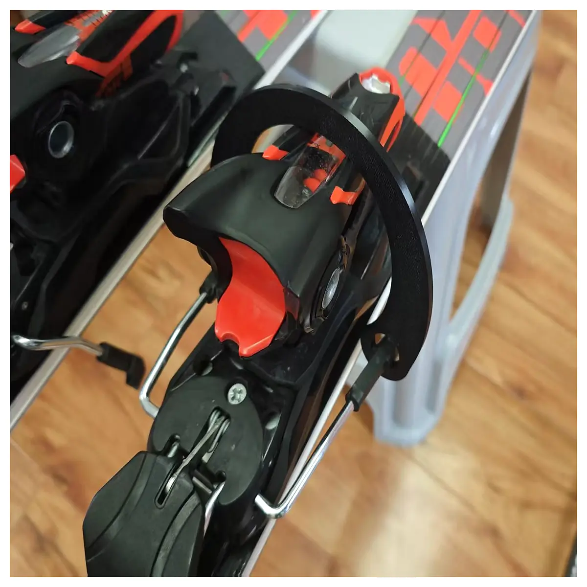 ski brake width adjuster binding compatibility tool for downhill equipment
