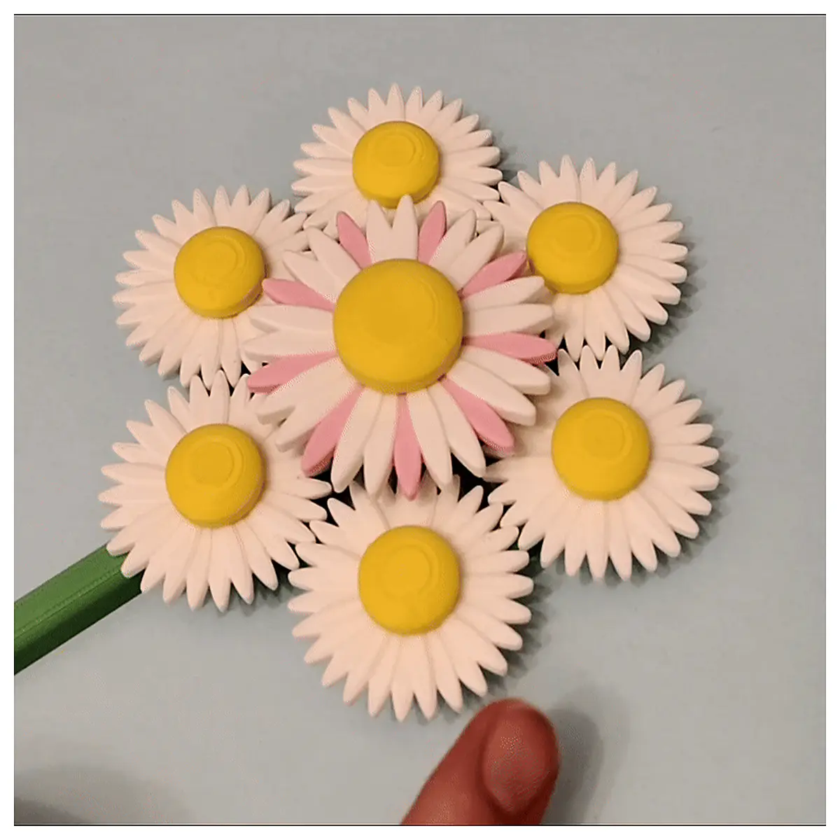 daisy chain gear fidget toy stress relief anxiety reducer silent clicker