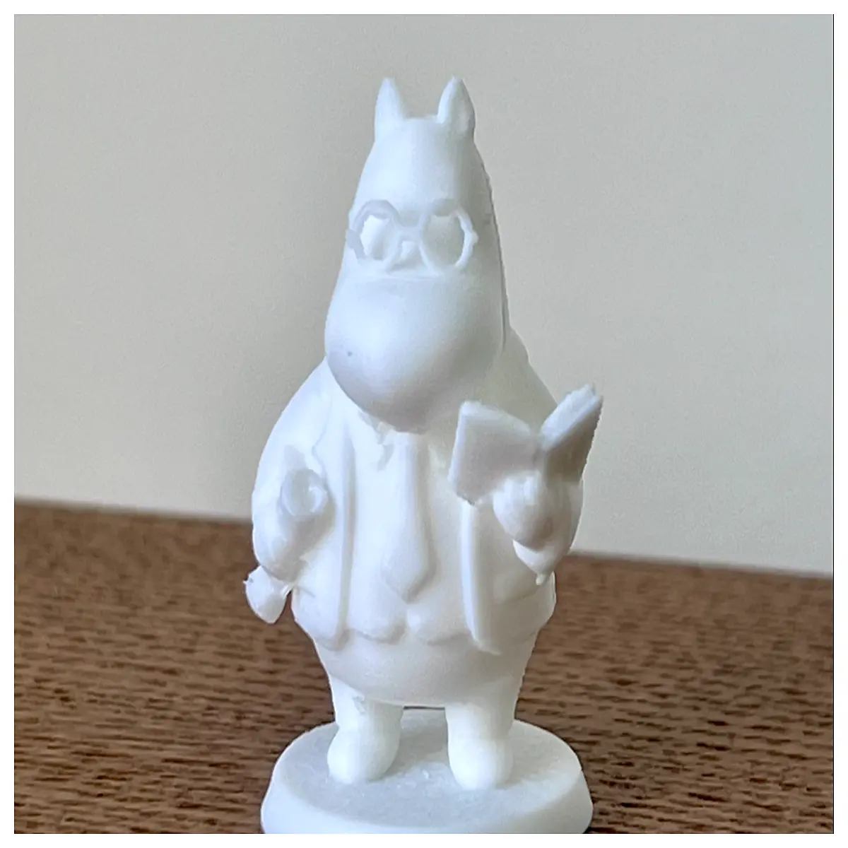 scholar miniature figure collectible desk decor bookworm toy gift