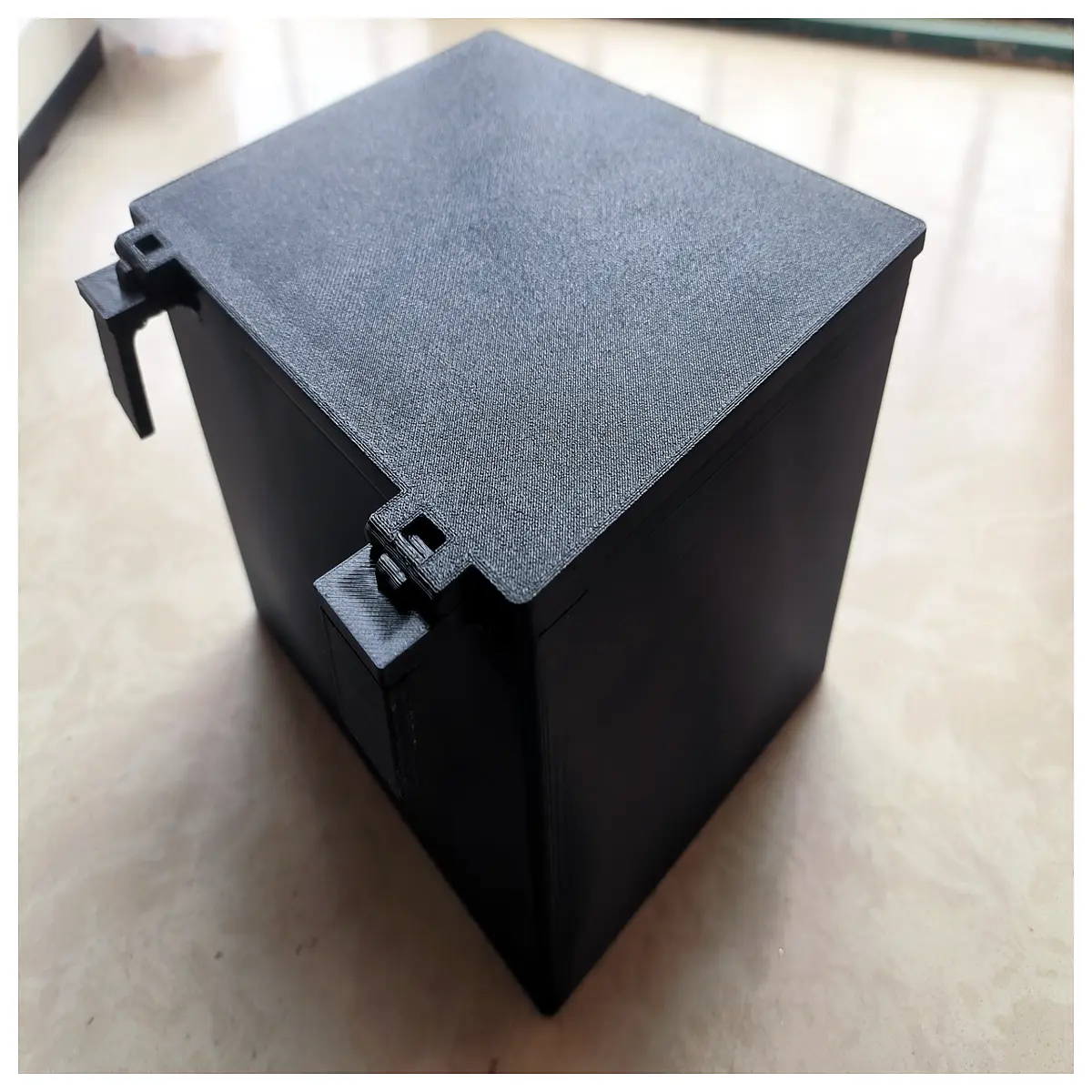 rotating with hinged lid for jewelry organization and desktop storage