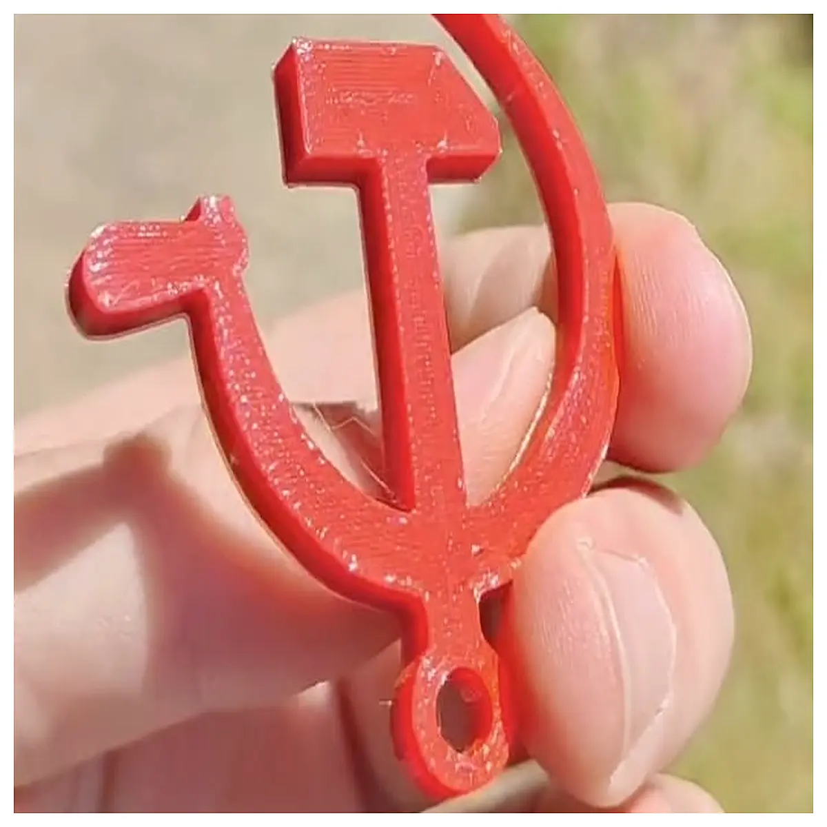 communist party symbol keychain hammer and sickle red star political activism gift retro soviet union propaganda metal pendant for bag
