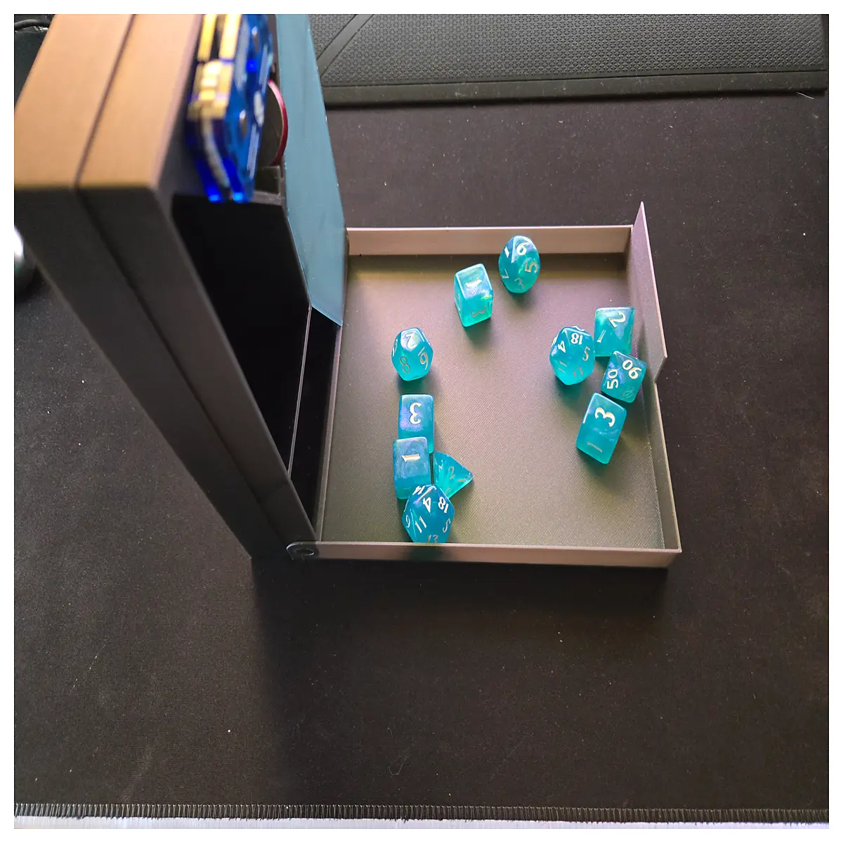 dnd dice tray with lid rolling box for tabletop rpg accessories d20 organizer storage container anti roll dice holder for dungeons and dragons