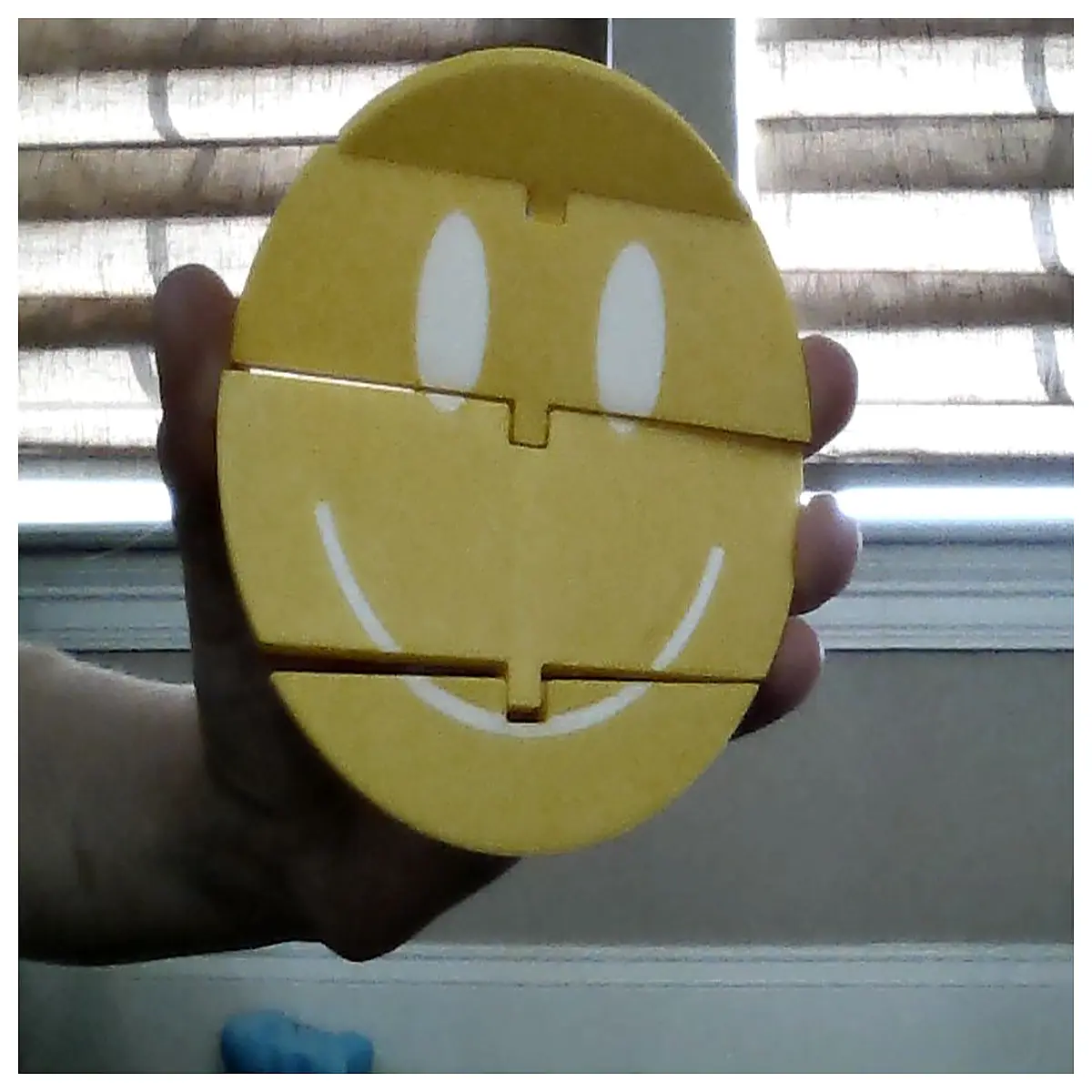 articulated smiley face toy movable laughing figure flexible plastic grin doll for kids stress relief