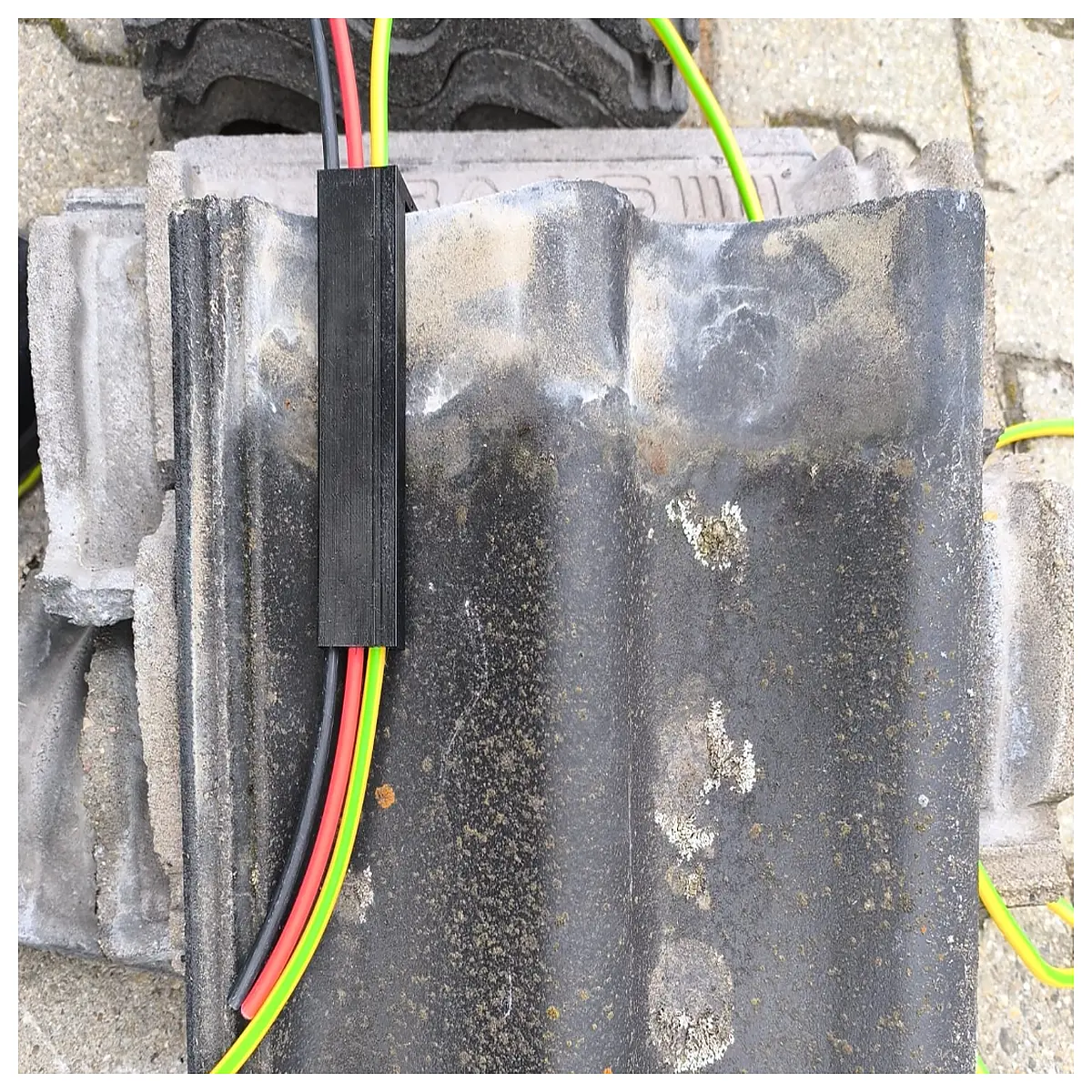 solar panel roof conduit raceway wire management system weatherproof cable trunking for photovoltaic mounting