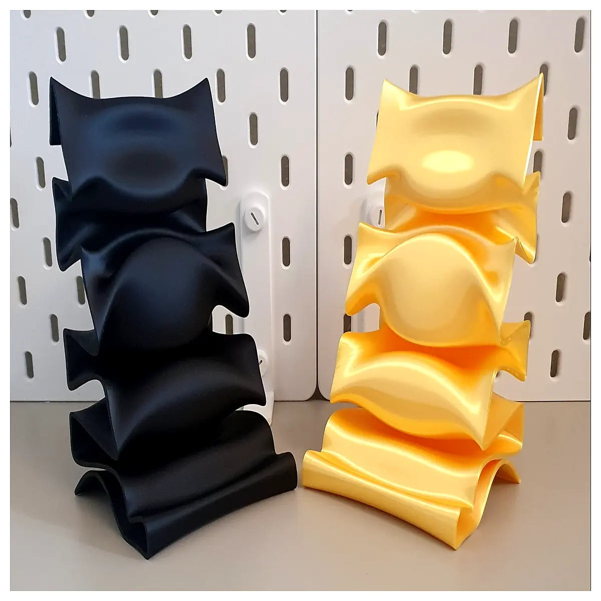 flexible snake phone holder for desk video calls hands viewing