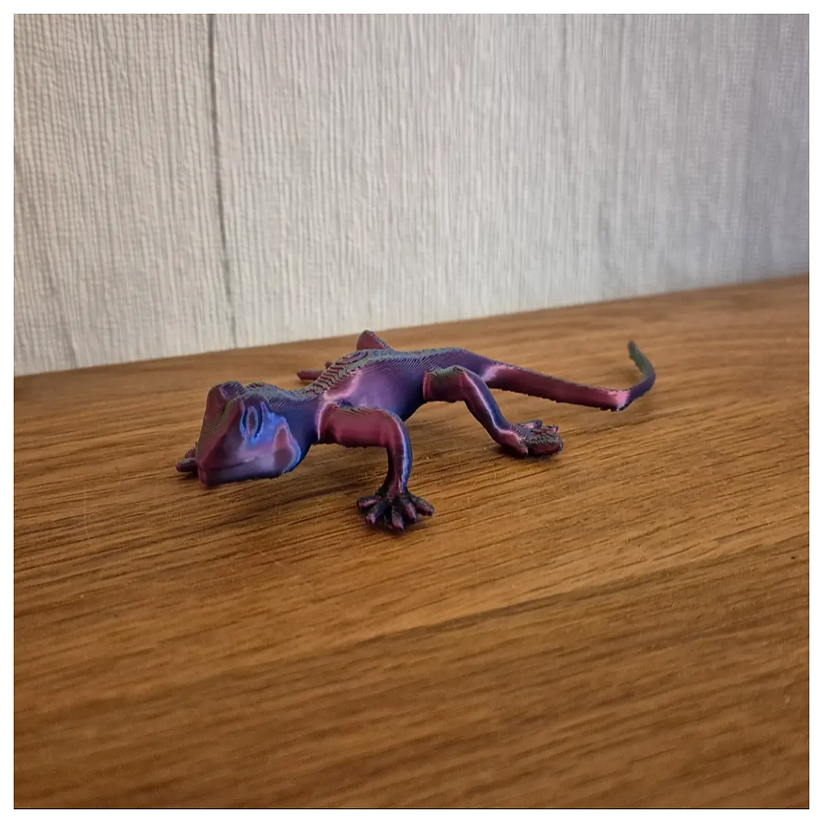 gecko statue garden decor lizard figurine for home shelf reptile art piece outdoor patio ornament