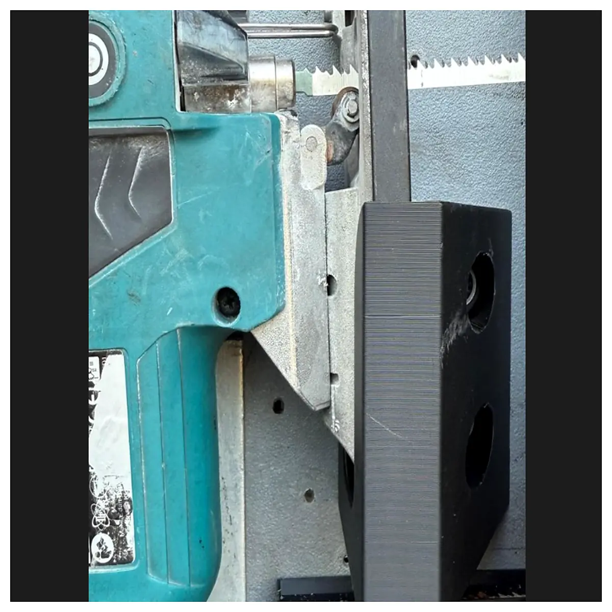 makita jigsaw 90 degree angle guide fence for precise cutting and stability