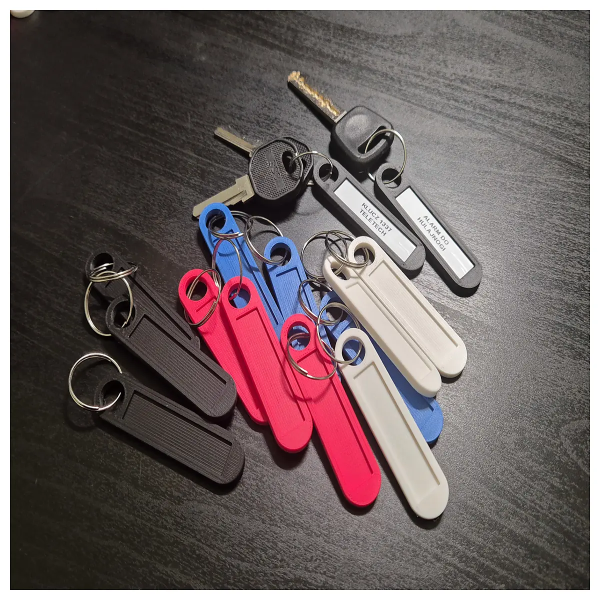 mini keychain label maker for 9mm tape portable handheld thermal printer for jewelry tags and cable identification