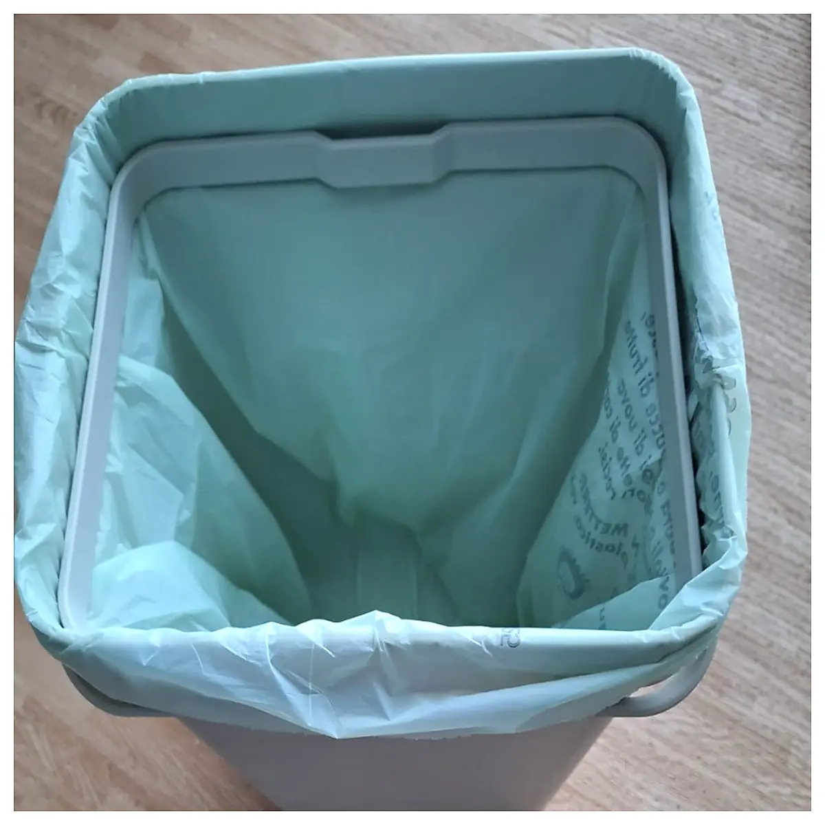 rubbish bin riser duty trash can base platform for easy disposal