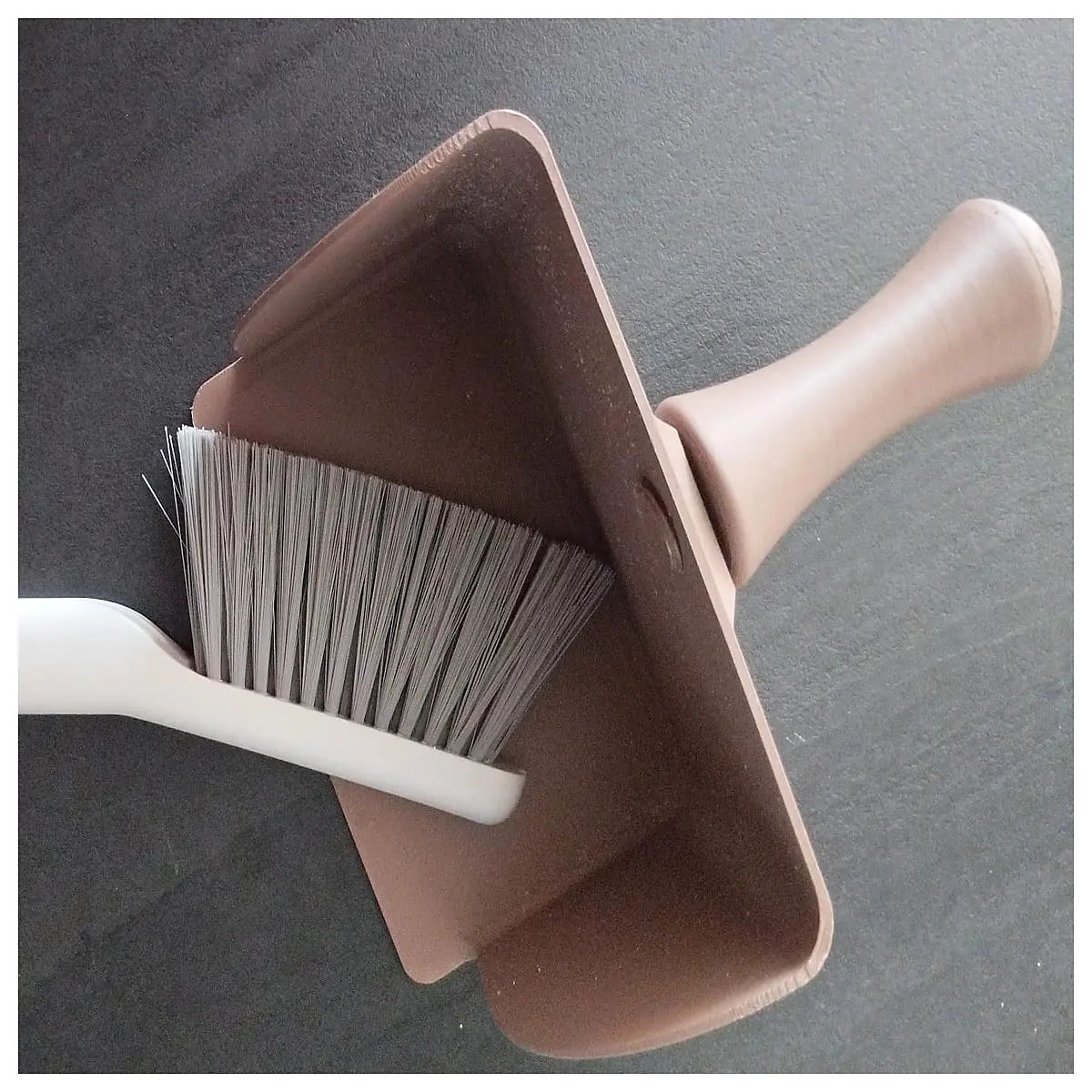 portable electric mini vacuum for desk crumbs car interior cleaner handheld collector for keyboard and sofa crevices