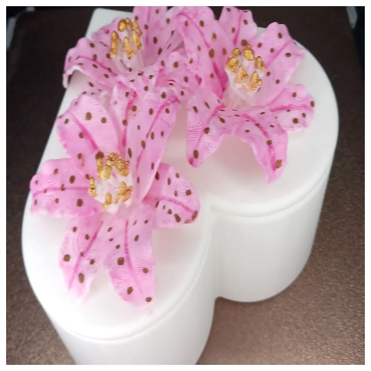 fresh white lily flowers bouquet for wedding centerpiece elegant home decor vase filler spring garden plants fragrant floral arrangement gifts