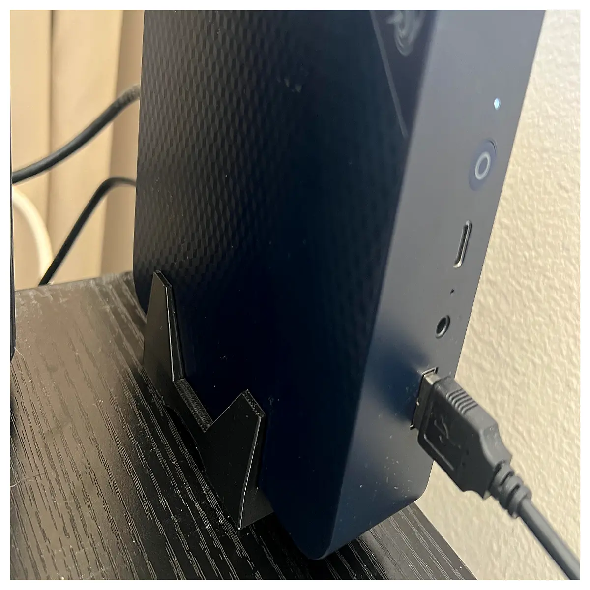 beelink eq14 vertical holder mount for mini pc desktop organizer space saving compact cooling base