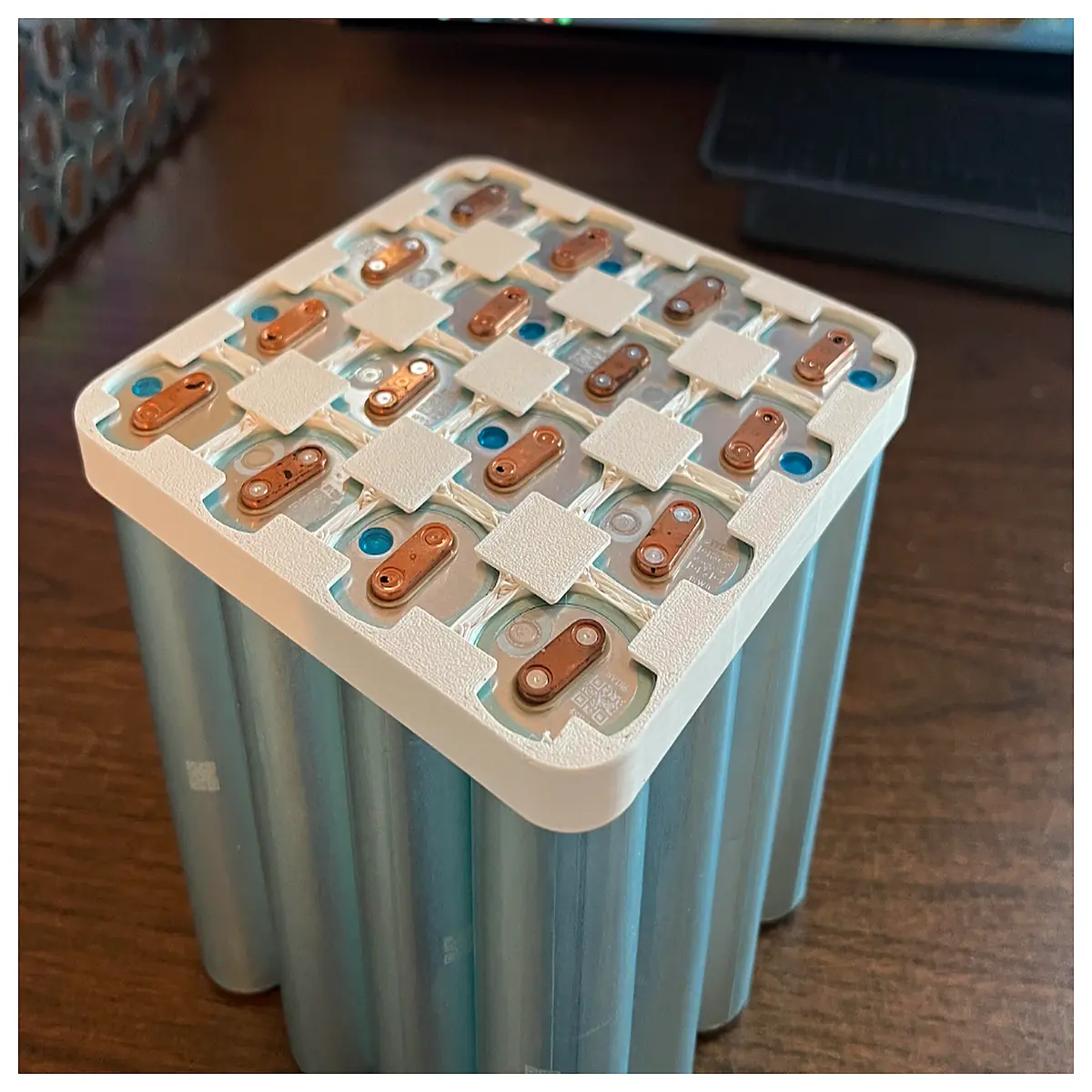 aa aaa battery holder case snap on clip for 18650 lithium power bank charging dock station organizer tray