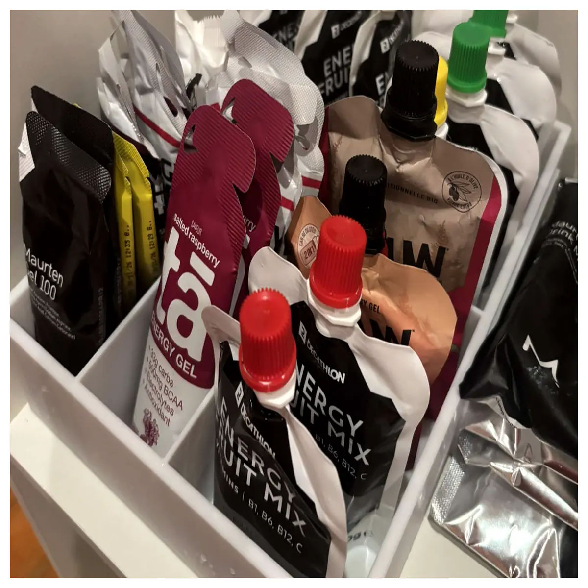 gel and fruit puree storage containers with running caps spill proof squeeze bottles for meal prep