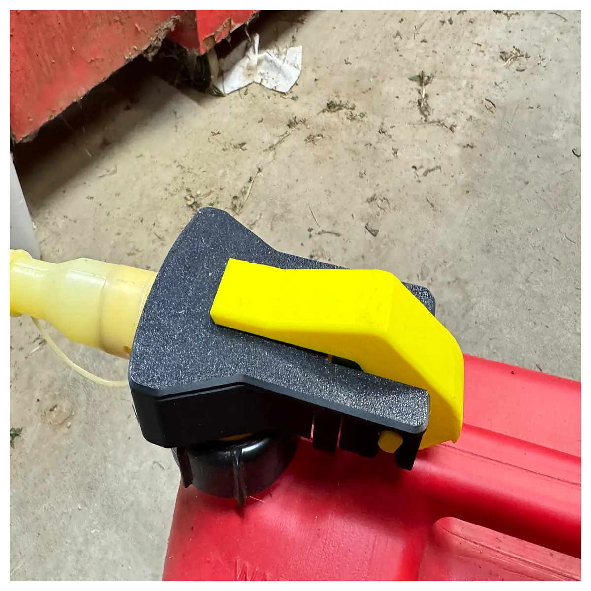 fuel tank cap lock anti spill safety latch for gas cans and jerry cans