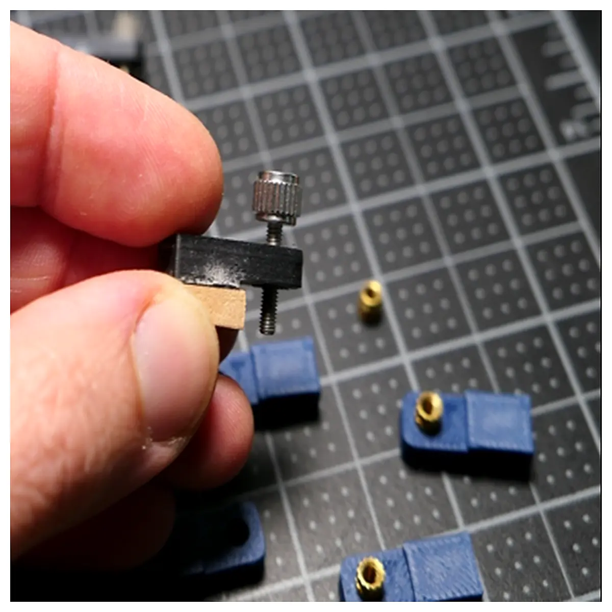 violin crack repair tool alignment guide for precise glue application and seam leveling