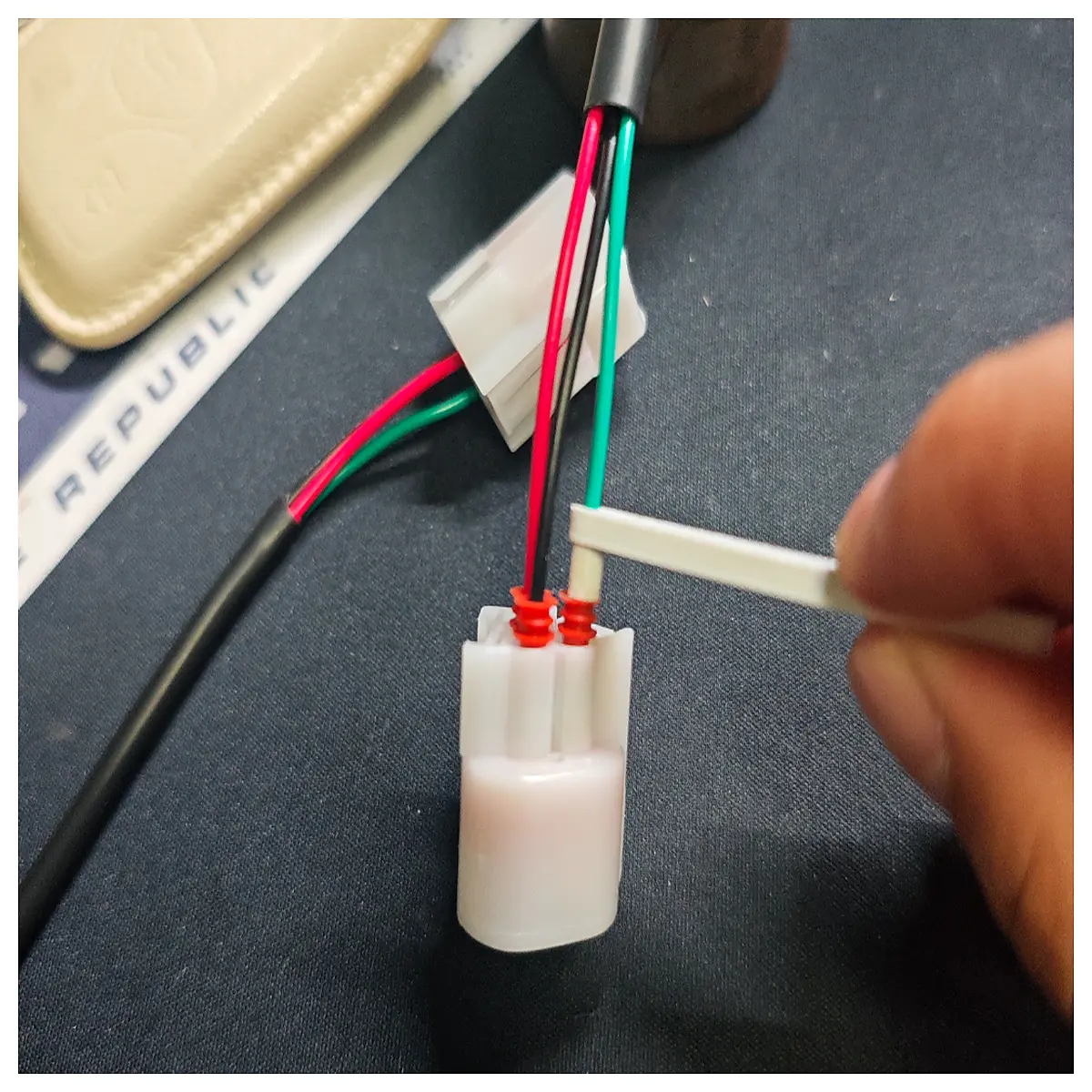 waterproof ip67 connector sealant plug tool silicone stopper insert for automotive wiring harness installation
