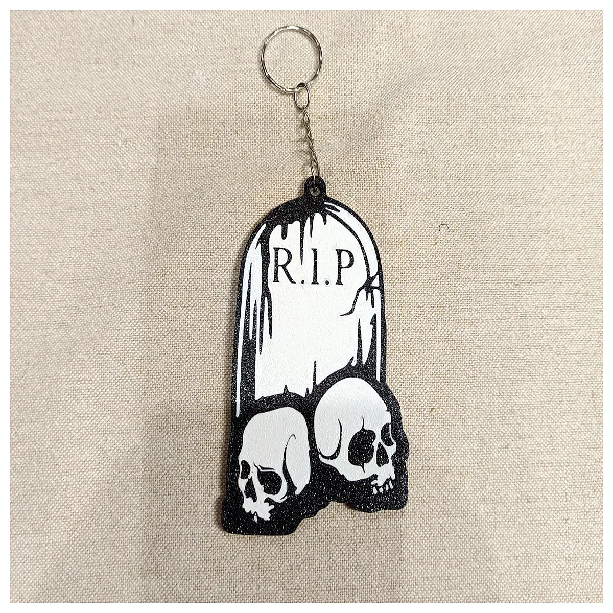 halloween keychain horror movie prop spooky party favor gothic accessory for teens