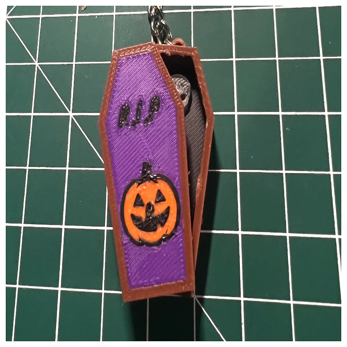 halloween coffin keychain spooky party favor gothic decoration teens