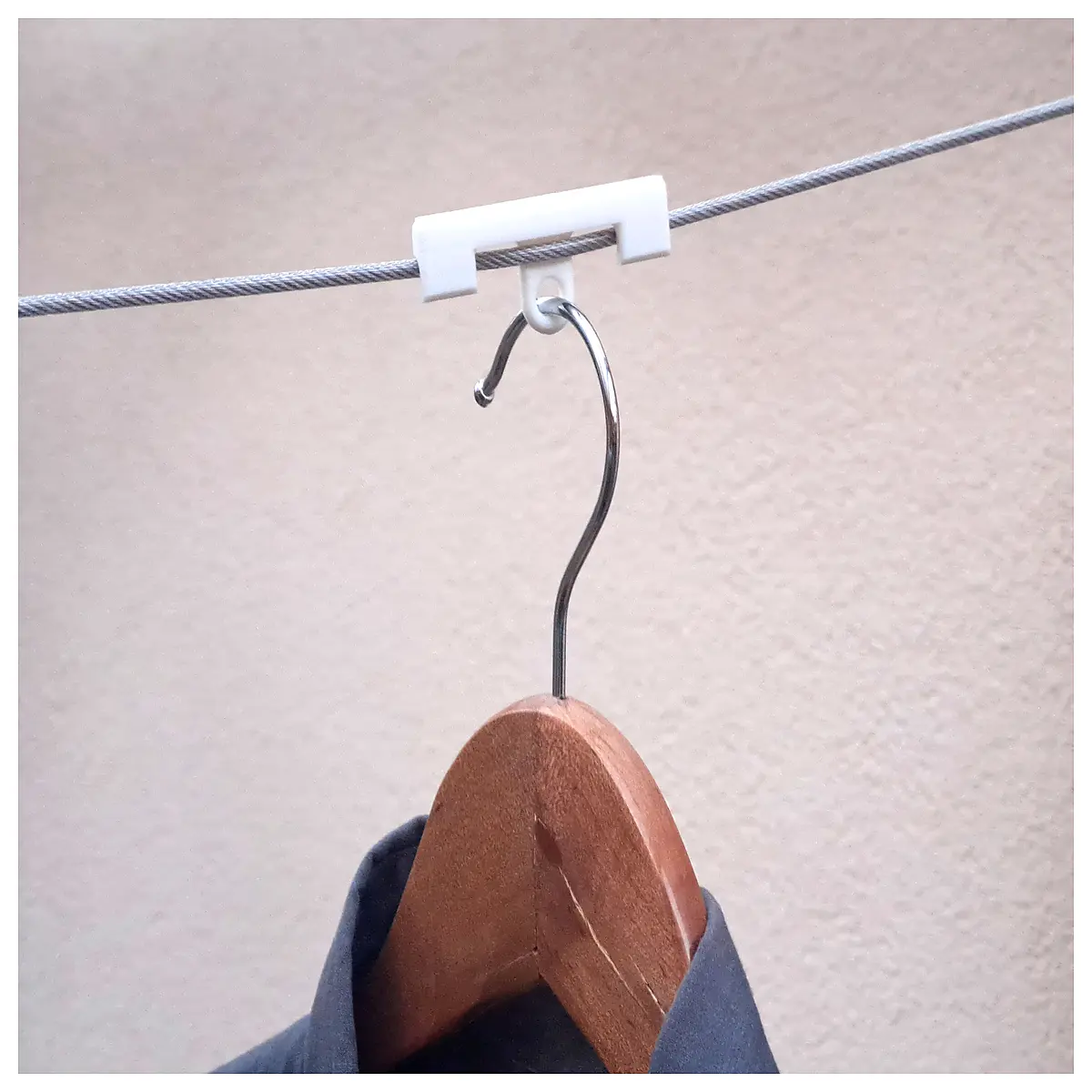 anti theft safety lock for clothes hangers closet security device to theft in shared laundry or dorms