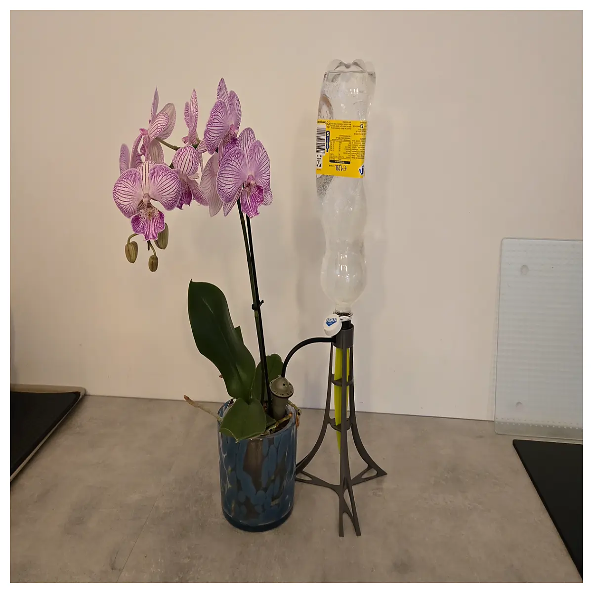 automatic garden irrigation tower system with timer tall water sprinkler for lawn and plants drip hose outdoor watering station
