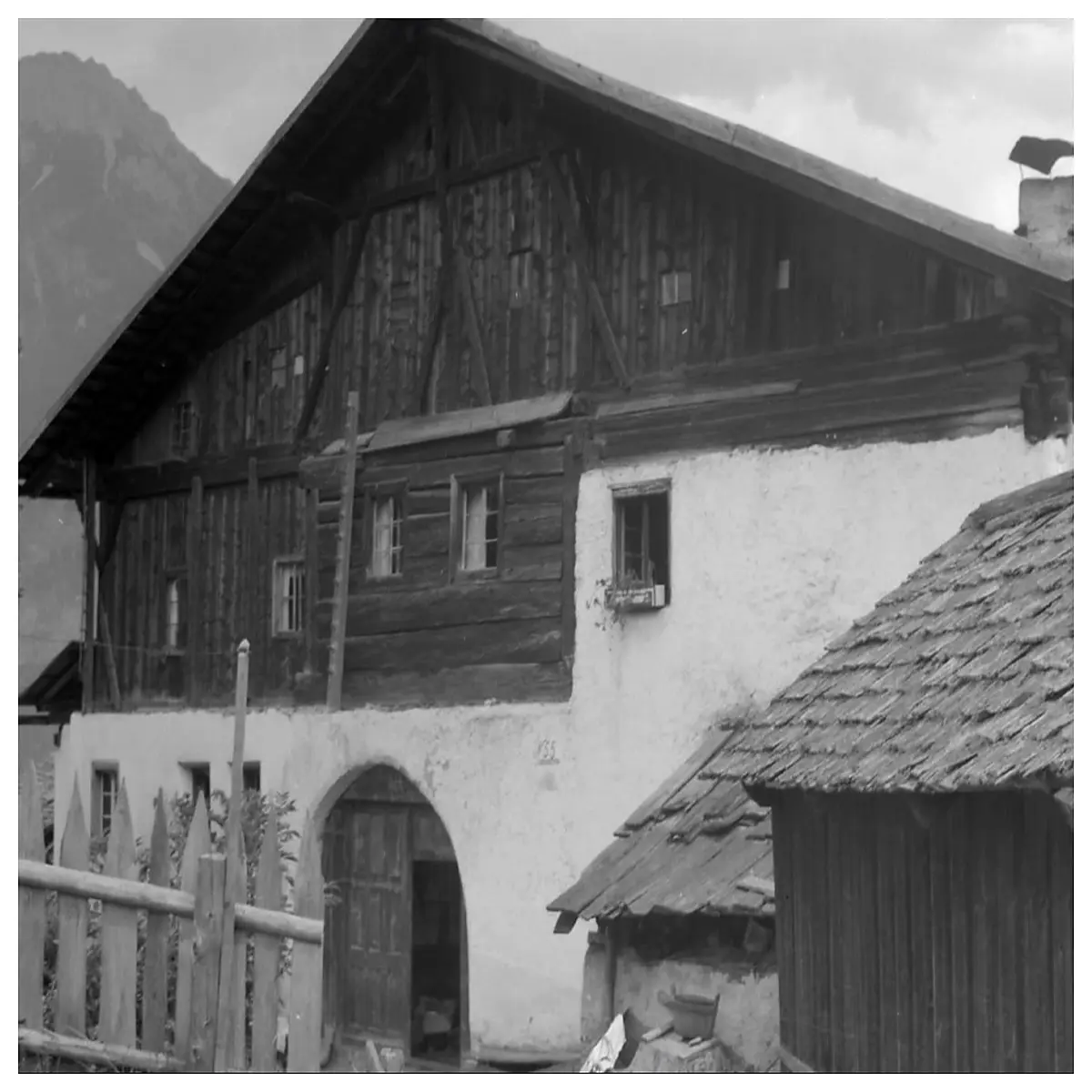 vintage rustic farmhouse decor old stone cottage aesthetic traditional german architecture style interior design elements