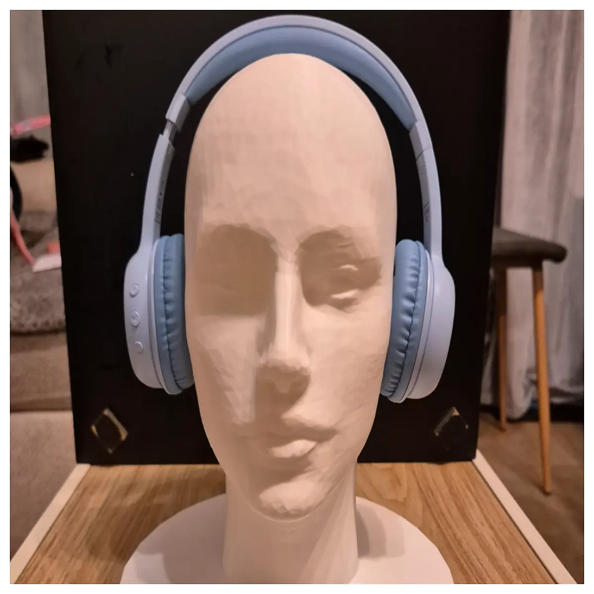 mannequin head with headphones for retail window store visual merchandising