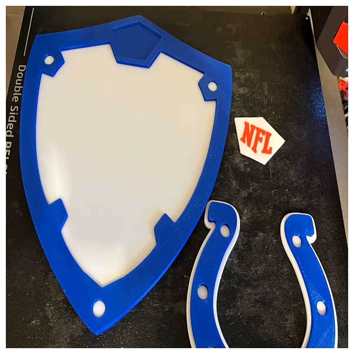 wall mounted horse team shield decor