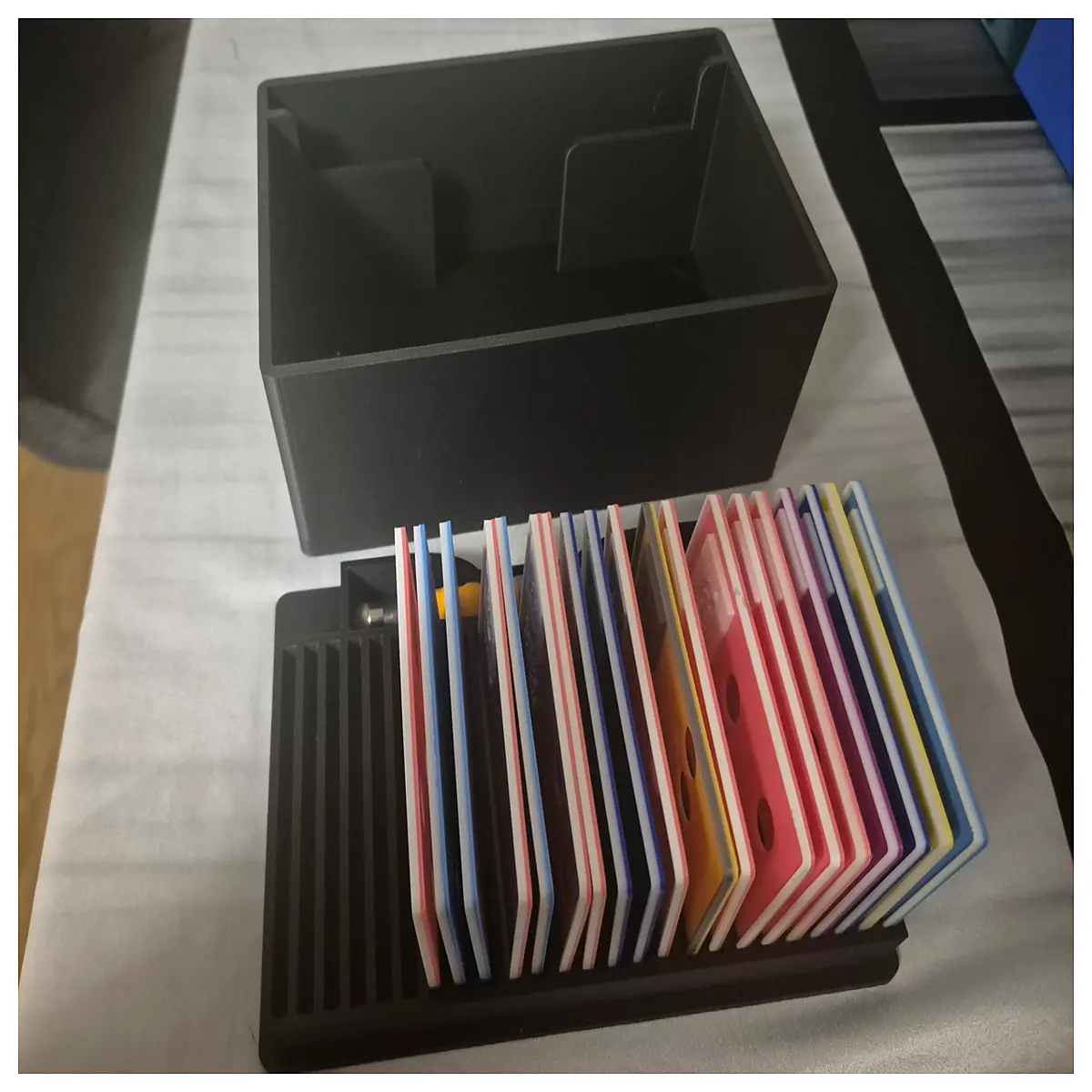 edurino card holder box storage case for 25 trading cards with pen slot organizer