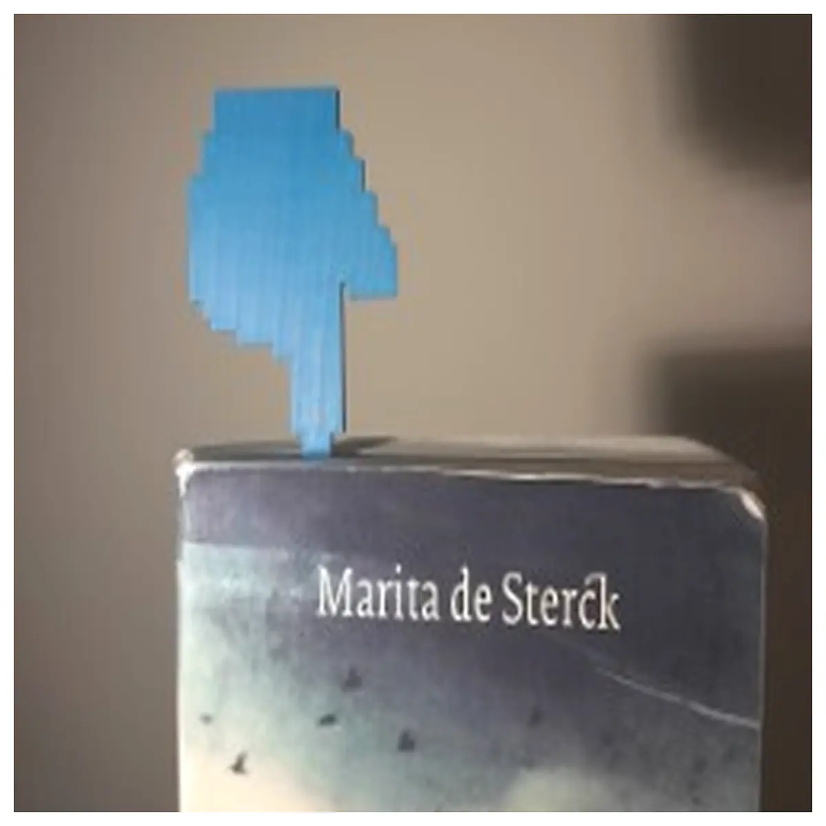 metal bookmark for readers cool gift ideas for book lovers aesthetic reading accessories
