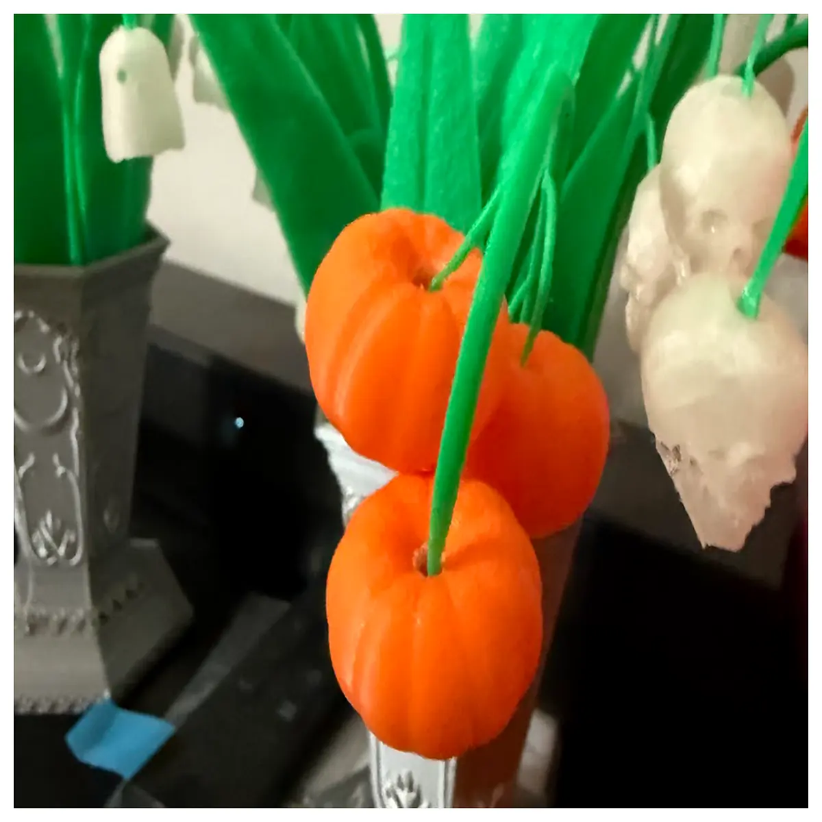 halloween skull flower buds horror lily vase centerpiece spooky autumn decor