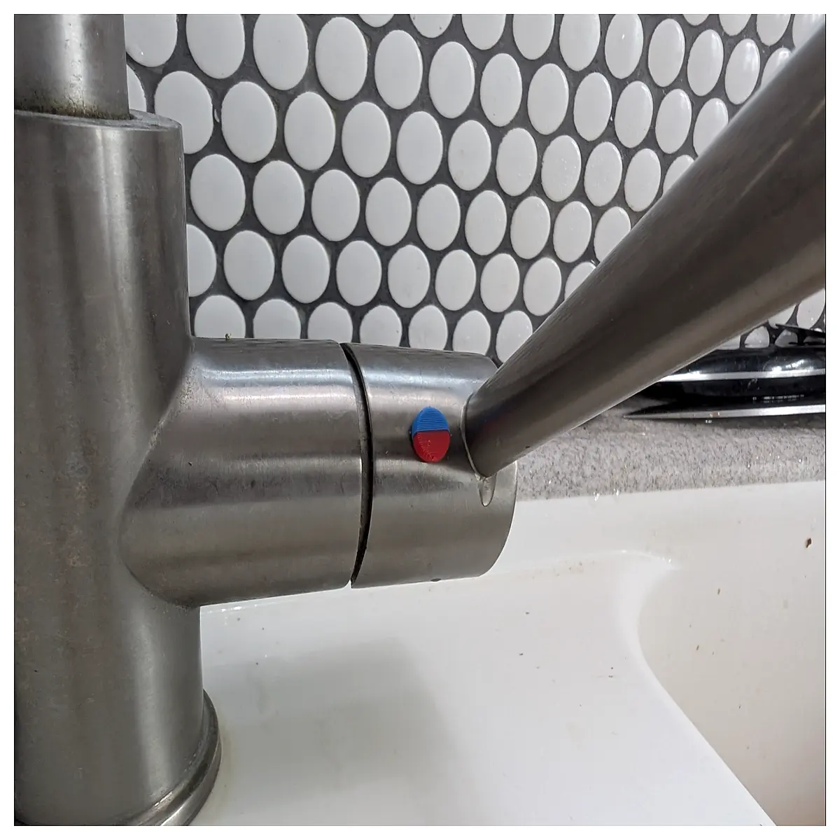 hot cold water temperature indicator sticker faucet flow visualizer shower head temp sensor tile bathroom sink tap color changer label
