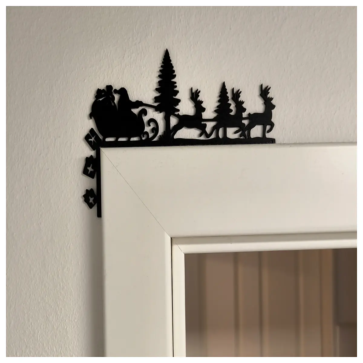 christmas sleigh door wreath hanging decoration festive holiday porch decor for winter home entrance
