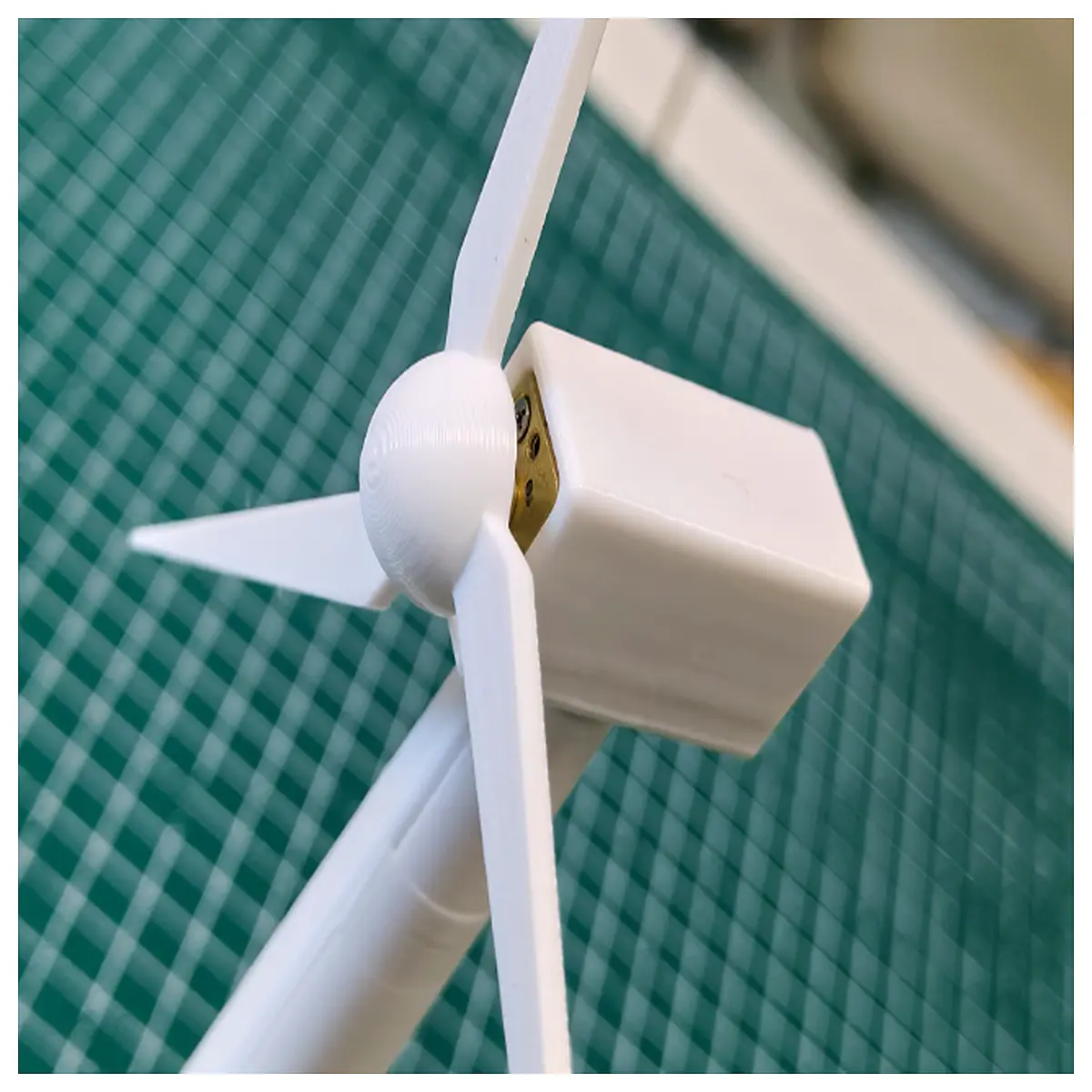 rotatable wind turbine generator adjustable speed mini home power renewable energy