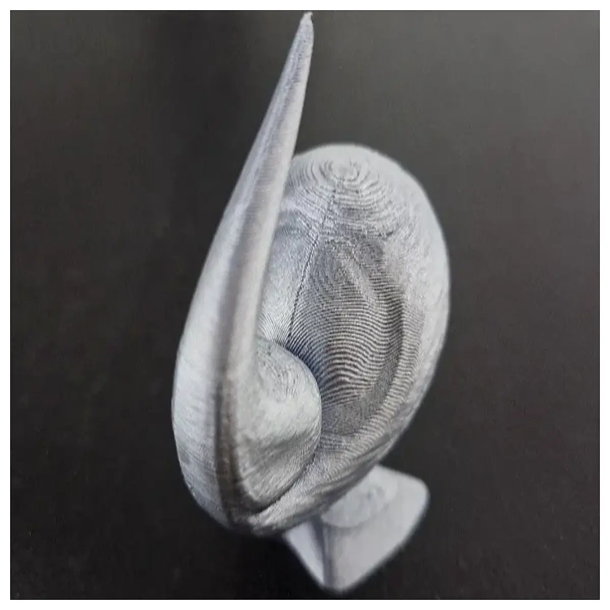 modern abstract wall art sculpture resin figurine home decor accent piece for living room