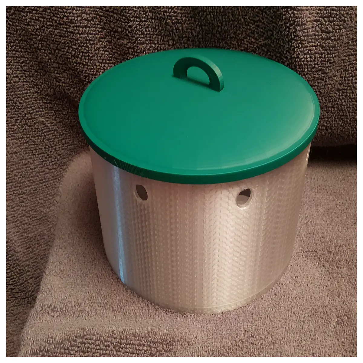 commercial size pollen feeder for apiary bulk feeding equipment